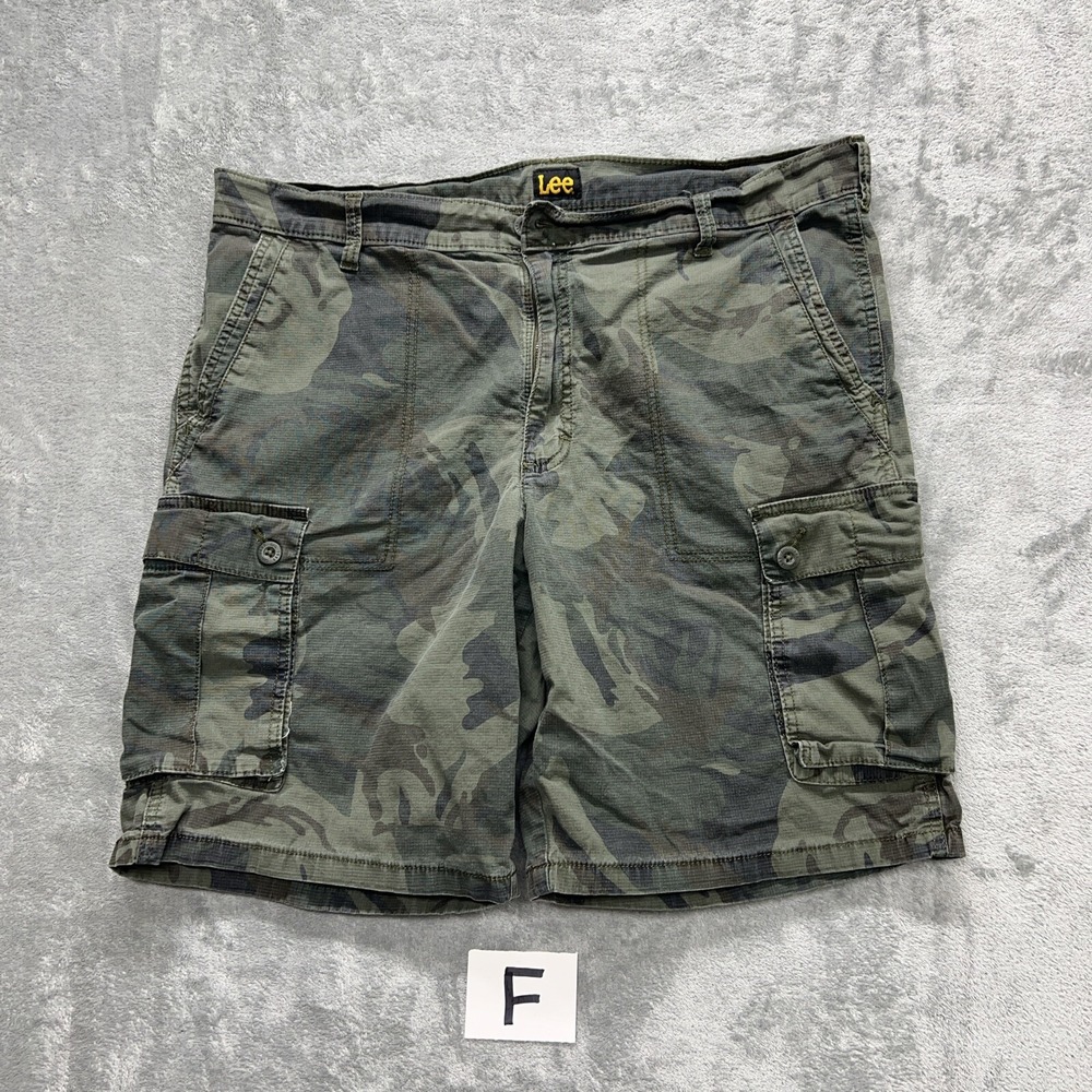 Lee Shorts Men's Size 38 Relaxed Seat & Thigh Camouflage Cargo Shorts